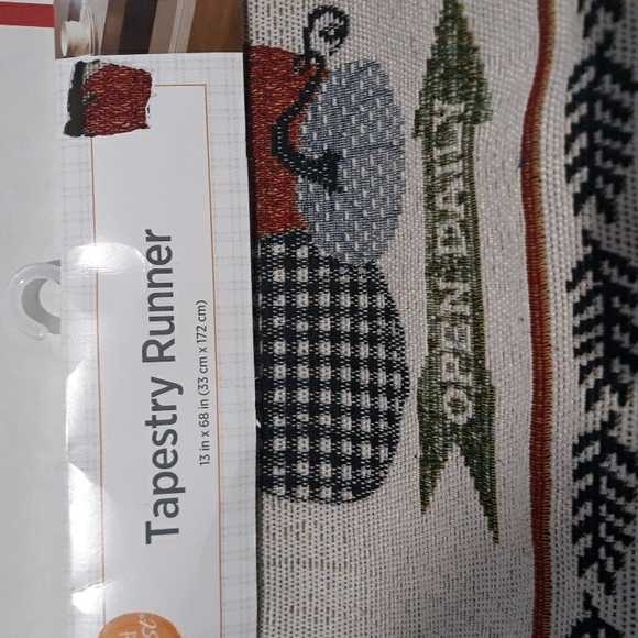 😇 Tapestry table runner - Picture 4 of 7